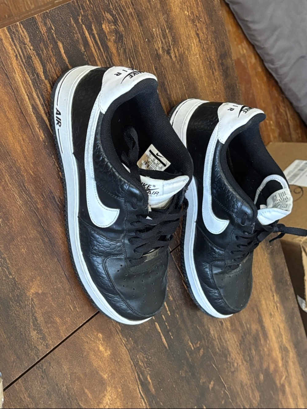 Nike Black Low-Top Sneakers with White Label Accent